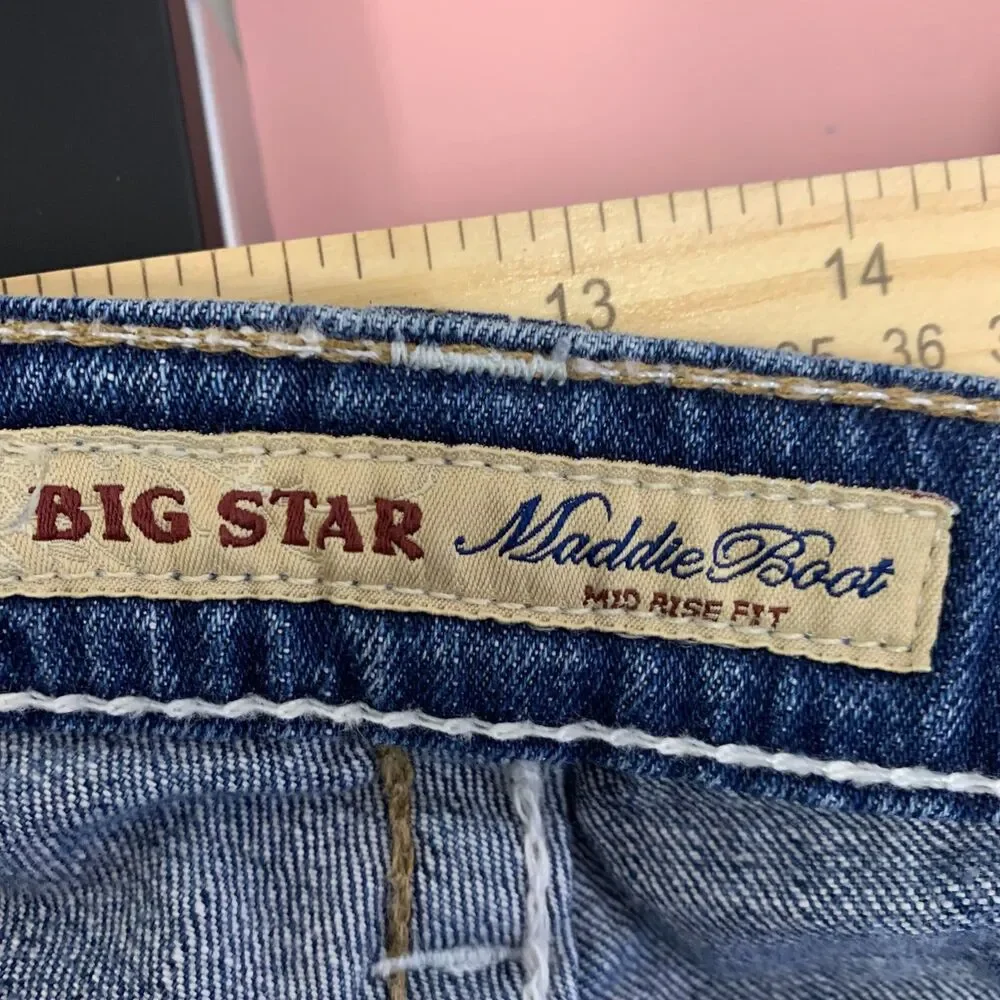 Big Star Womens Maddie Boot Mid-rise Jeans Y2K Button‎ flap Pockets Faded 33x30